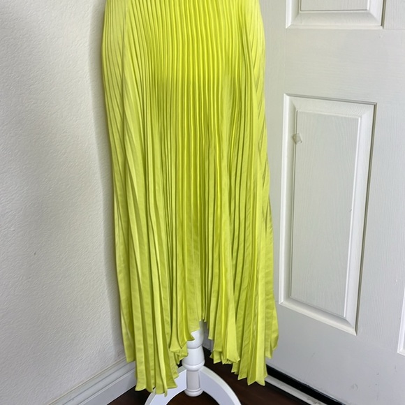 Joie Haltertop Pleated Midi Dress in Limeade Size Medium New - Picture 4 of 12